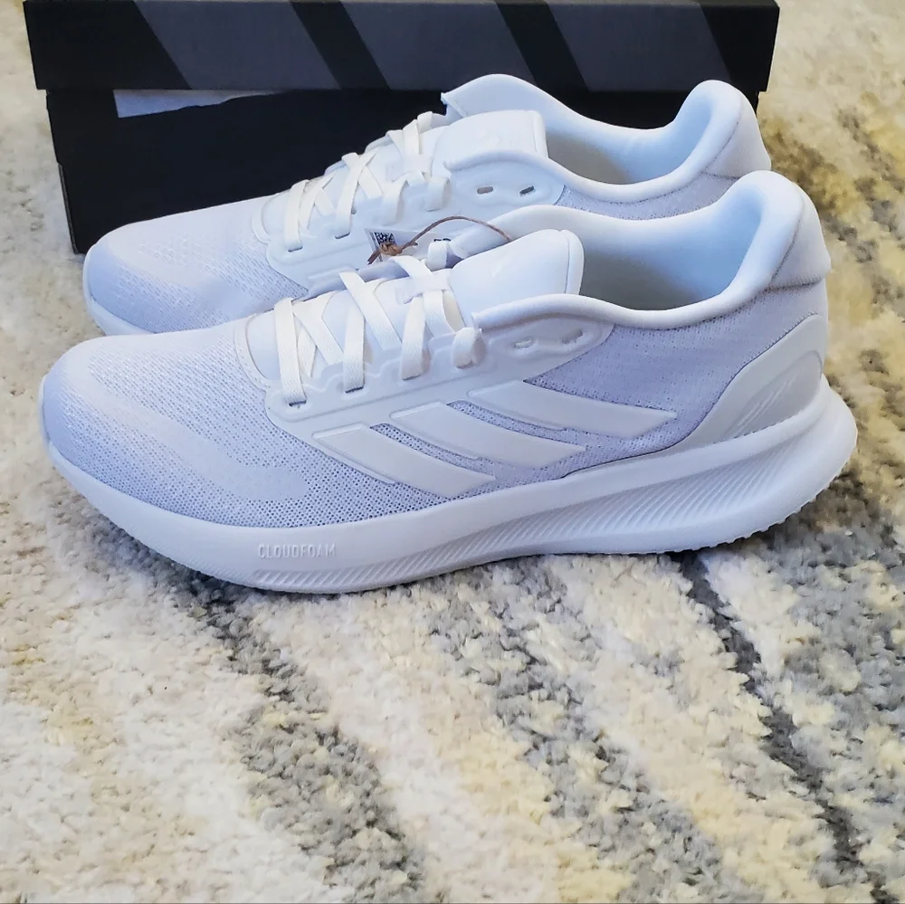 NWT Adidas Runfalcon 5
